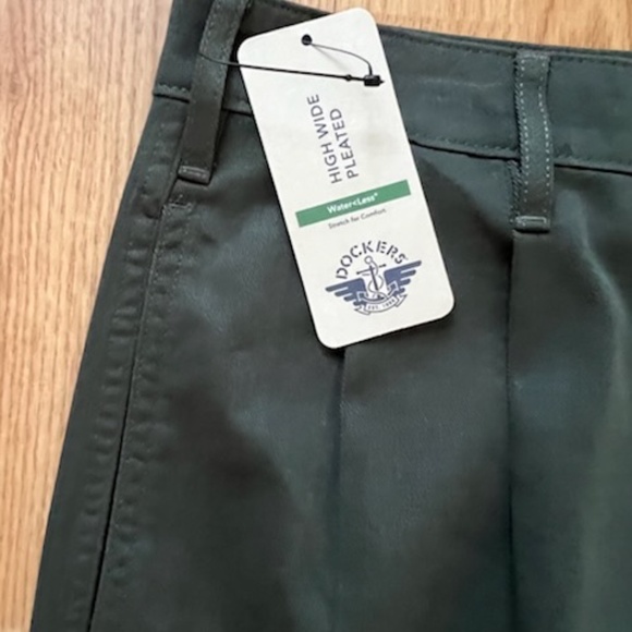 NWT Levi Dockers Womens Hunter Green Khaki Pants High Wide Pleated 14/32 - Picture 6 of 11